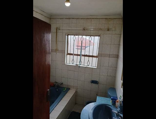 3 BEDROOM HOUSE FOR SALE IN JABAVU